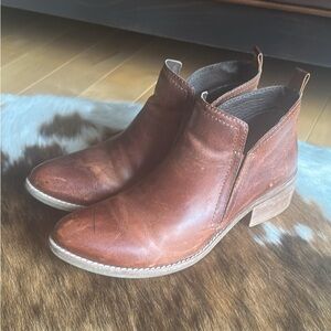 Matisse Cognac Leather Ankle Booties